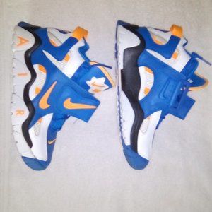 NIKE BARRAGE SNEAKERS NEW WITHOUT TAGS SIZE 10 MENS